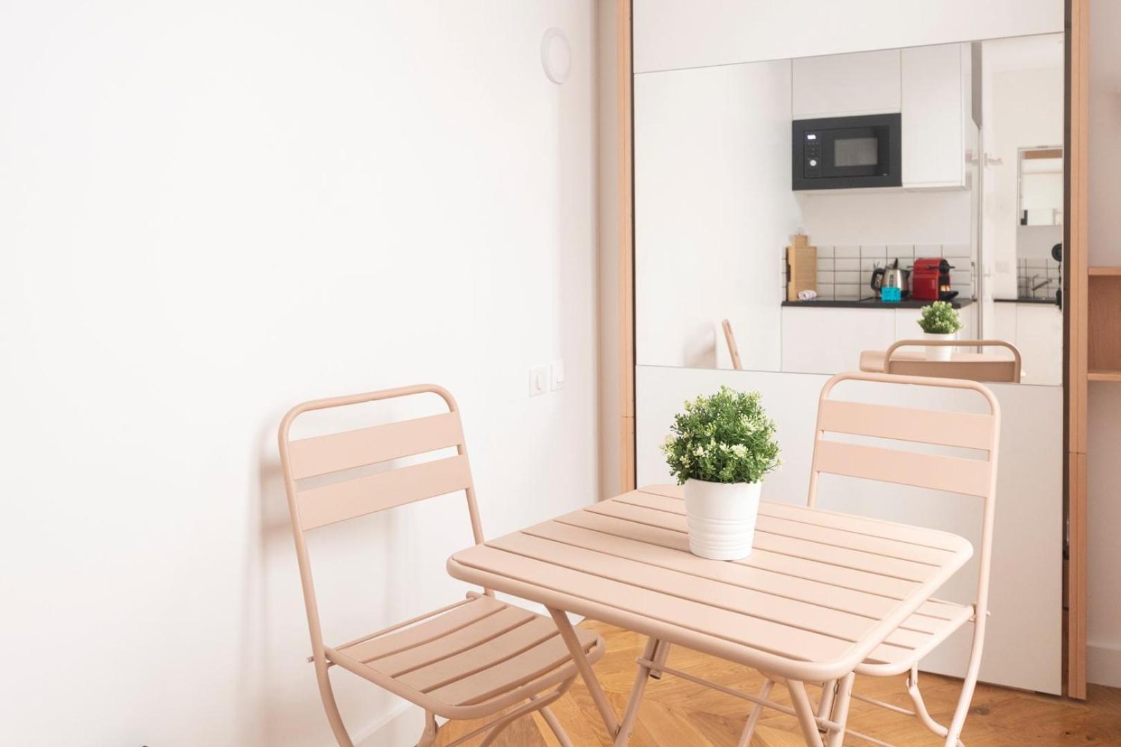 Super Central Mini Studio - 2 Pax, Murphy Bed Parijs Buitenkant foto