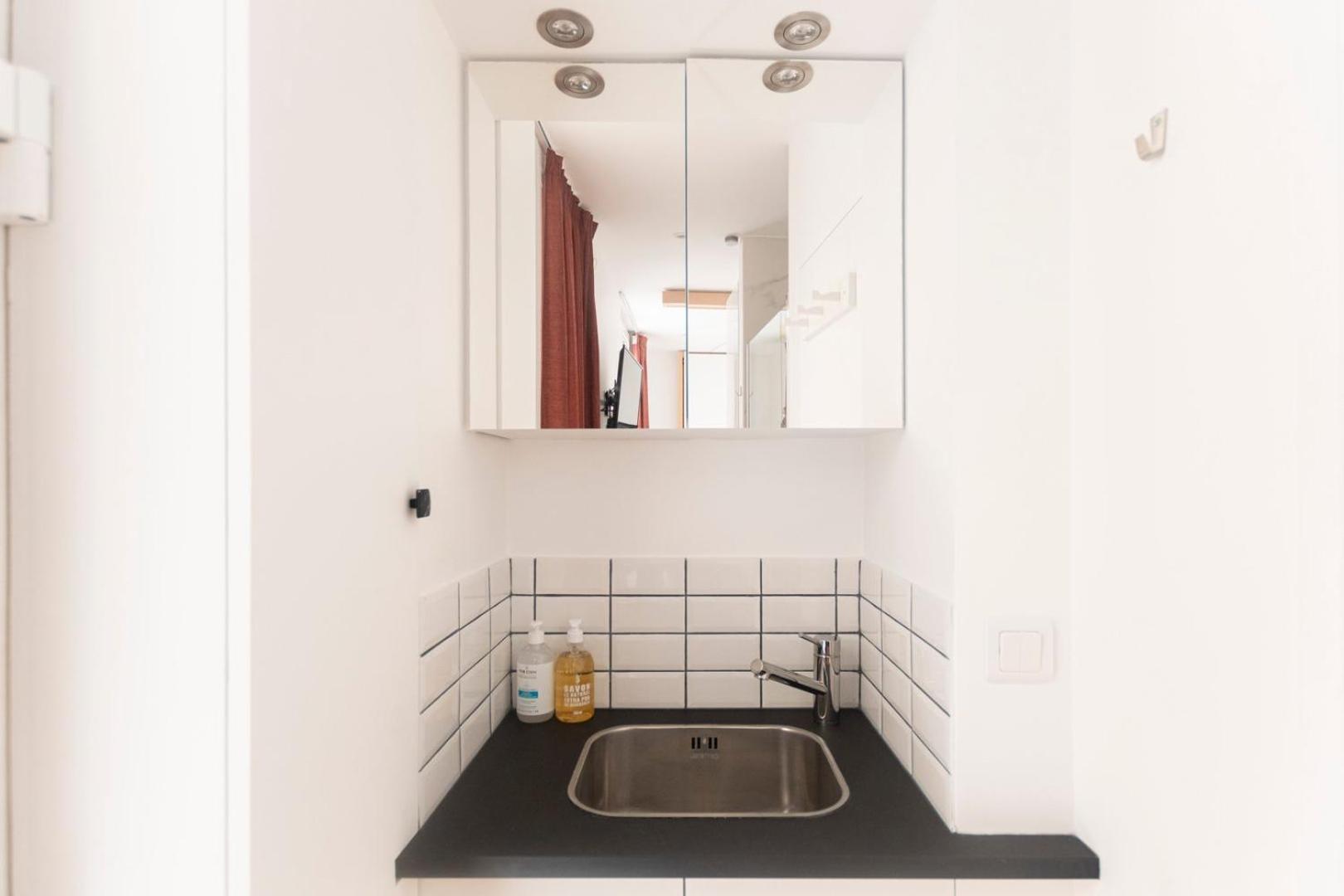 Super Central Mini Studio - 2 Pax, Murphy Bed Parijs Buitenkant foto